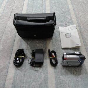 Canon DVD Camcorder DC210, Camera, Case, Charger